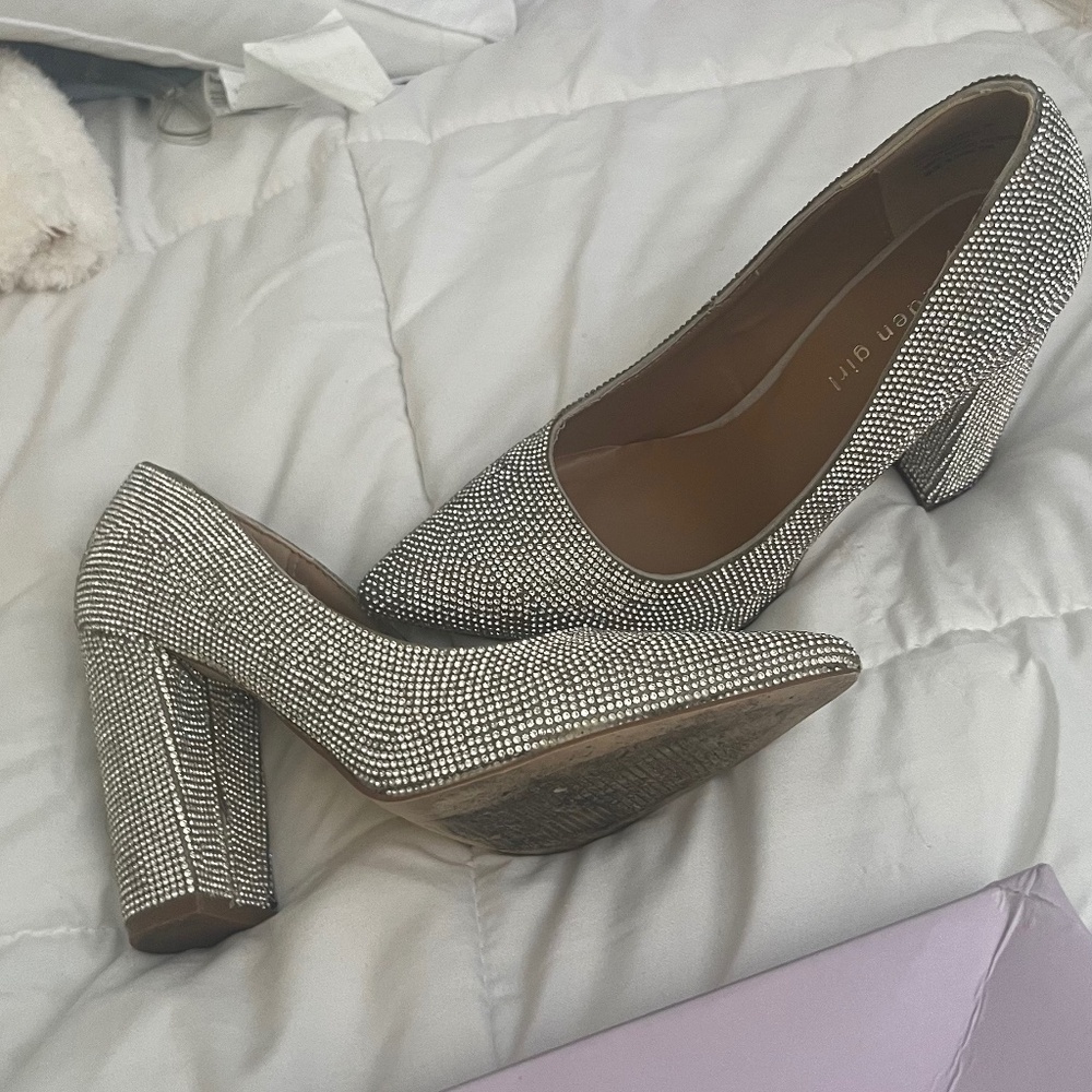 Diamond like stone Heels